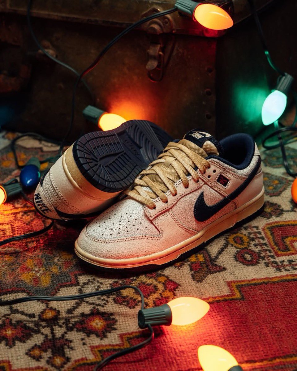 Stranger Things x Nike Dunk Low SP “Phantom and Midnight Navy”が