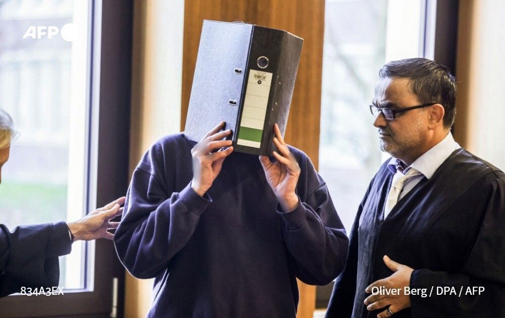 AFP's tweet photo. 🇩🇪 A German court has ordered a life jail sentence to a palliative care nurse for the murder of 10 patients and attempted murder of 27 others with lethal injections.
➡️ https://t.co/RU3Bt8cuF7 https://t.co/4nHd4iOgME