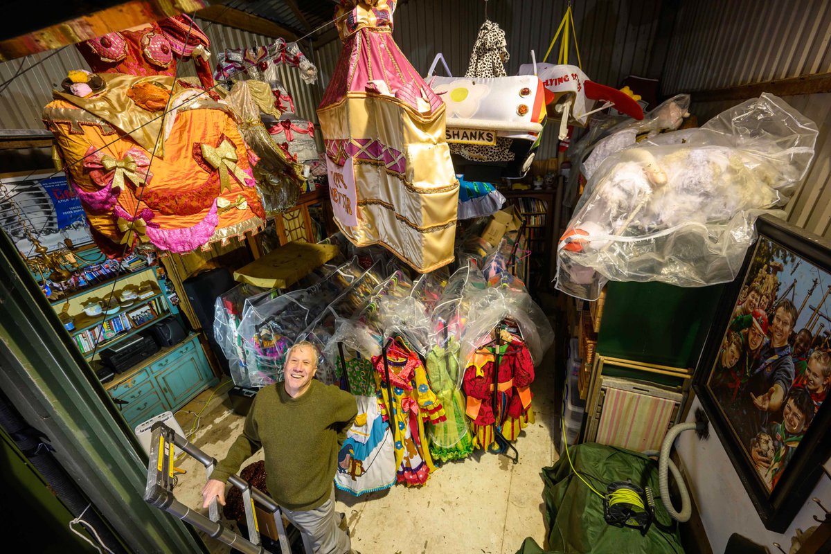 Its panto time again.  Watch - Jack and the Beanstalk, Cinderella and Dame Dolly Dougnut who lives in Pantoland. Go to pantoonline.co.uk to see our 5* films/ (that's what the critics say) Easy to stream to family and friends this Christmas.