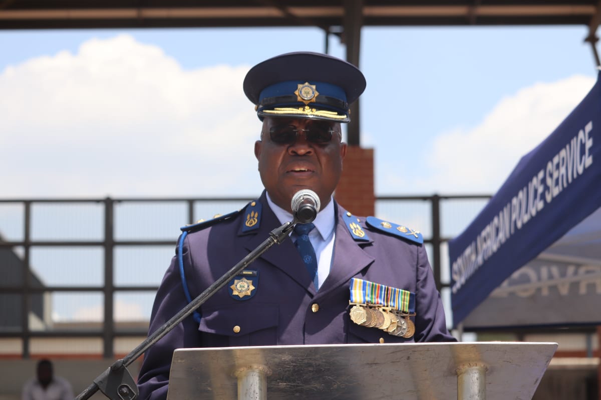SAPoliceService's tweet photo. #sapsGP Gauteng Deputy Provincial Commissioner for Policing, Major General Fred Kekana delivered the vote of thanks. #LoyalService #ServiceExcellence #MedalParade ME https://t.co/n8oQPNggbg