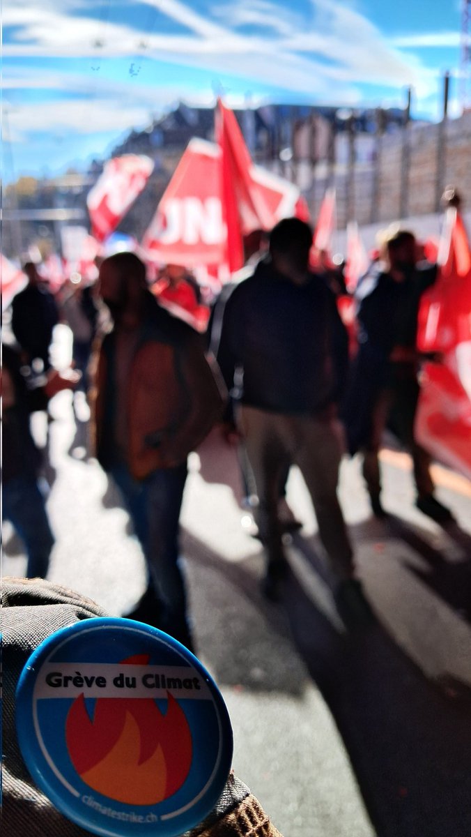 Après le Tessin et Berne, c'était au tour de la Suisse romande de voir les maçons se mettre en grève ce début de semaine. Dans quelques jours, ce sera au tour de Zurich et du reste de la Suisse alémanique.

Vive la grève ✊️