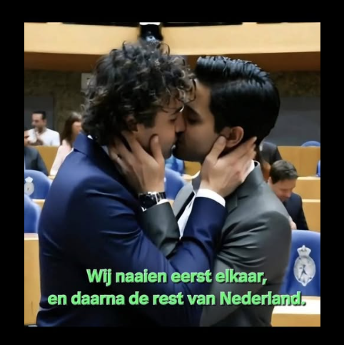 MiniChowchow's tweet image. Hoop dat de @VVD de rug recht houd !!!! 

#NieuweEerlijkeVerkiezingen