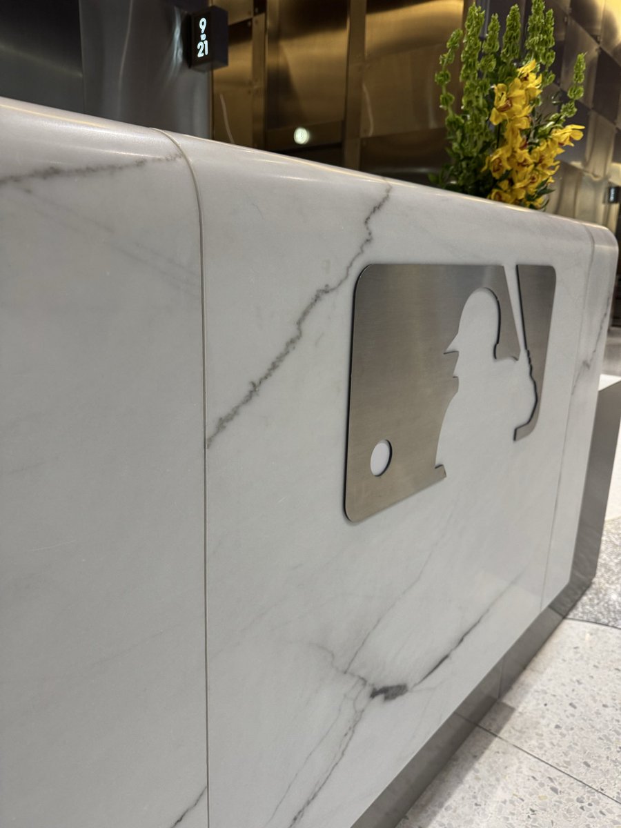 NFLFirstScore's tweet image. Not leaving till I meet with Bud Selig and get Dinger Tuesday reinstated to 2022 terms

I am a man of the people