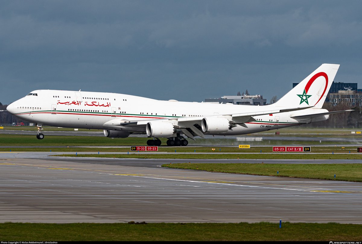 وصلت الطائرة الملكية من طراز بوينغ 747-8 إلى الإمارات هذا الصباح.