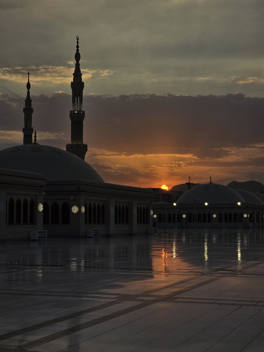 sukkaryeater's tweet photo. No caption

#Madinah https://t.co/Z7SIdTC2S9