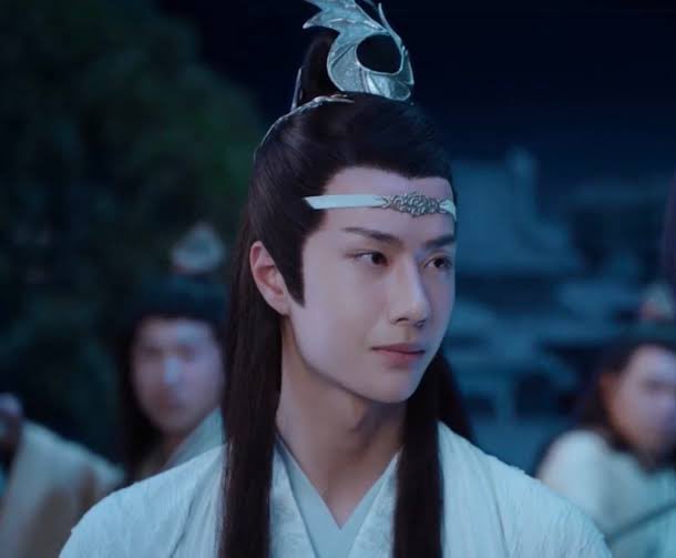 การเล่นเป็นหลานวั่งจีไม่ง่ายสักนิดแต่อี้ป๋อเหมือนเกิดมาเพื่อเป็นคาร์แรคเตอร์นี้ ตำนานยิ้มให้สหายรู้ใจเพียงหนึ่งด้วยการยกมุมปาก0.00000085องศาแต่คนทั้งโลกดูออกว่ายิ้มหวาน ใครจะทำได้อย่างฮี