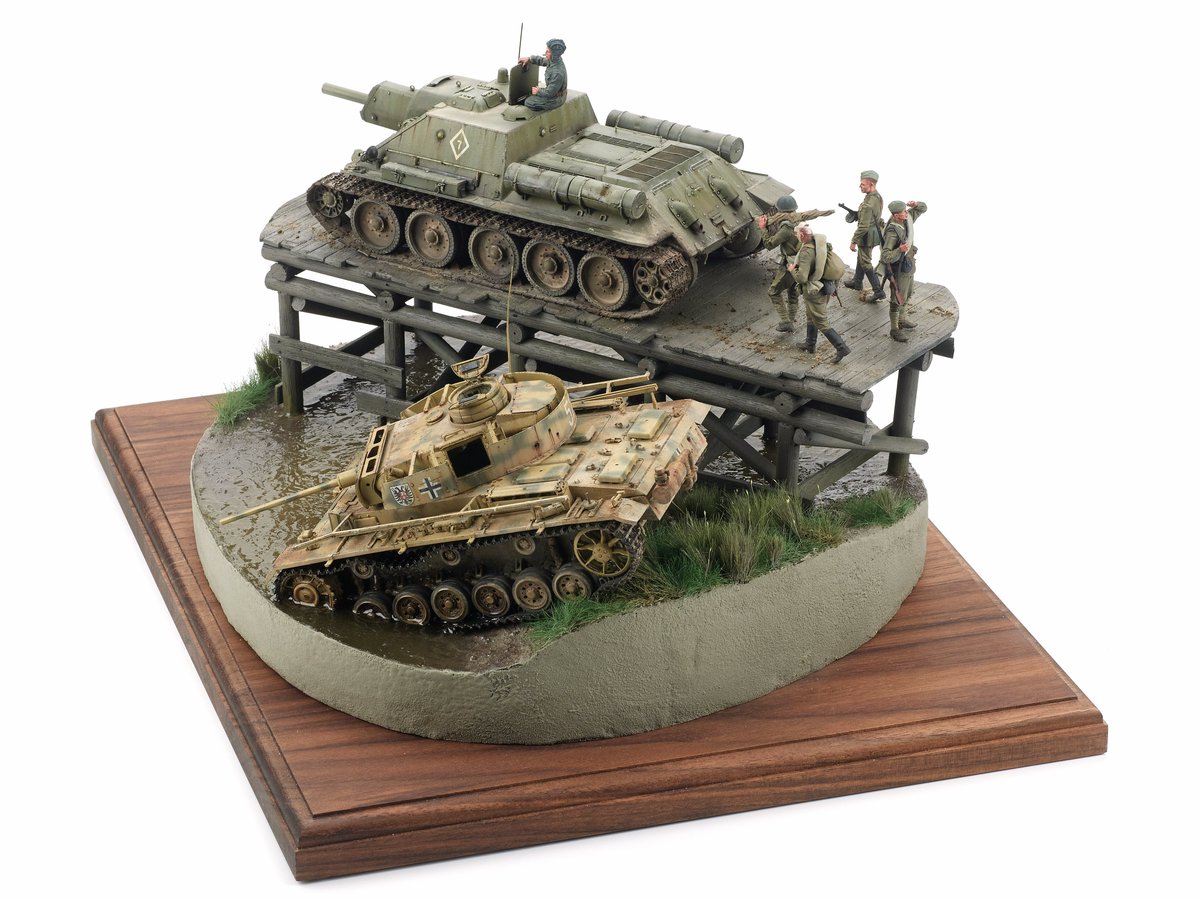 というわけで4年越しの完成報告。
『Reverse』です！
クルスク戦をテーマにした情景で、ほんっっっとうにいろんな方々に助けてもらいながらの製作でした。とてもとても思い出深い作品のひとつです！いやーやっとお披露目できる！嬉しい！