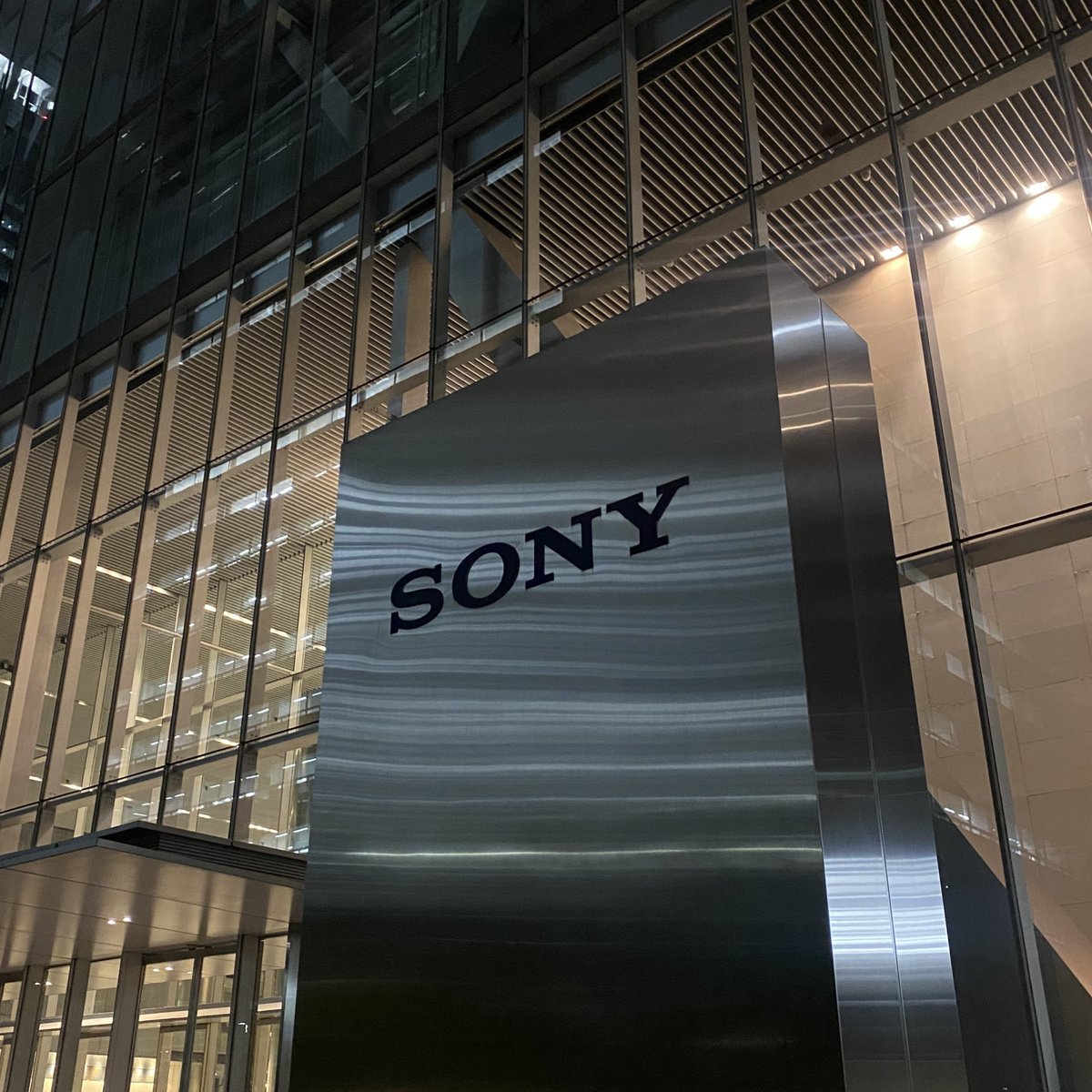 10年前の今日、ここで夜遅くに翌日に迫ったプレスリリースの最終確認やバグフィックスなどに追われながら、みんチャレはリリースのボタンが押されました。
#みんチャレ10周年