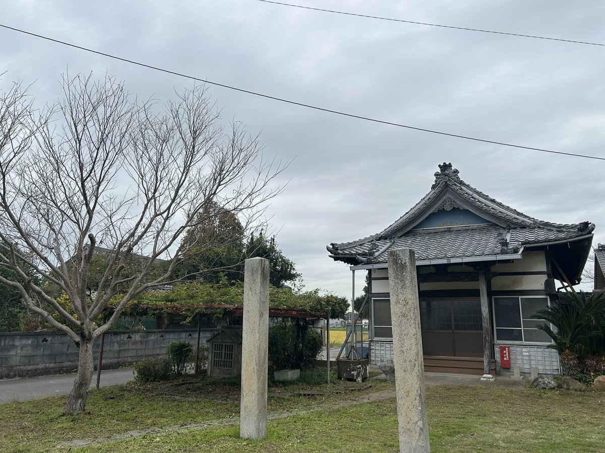 tanakatakeshi's tweet image. 今日は、岡崎、西尾、碧南方面にお邪魔させていただきました…。

すっかり秋深しですね…🍂。

夕方から夫婦でお出かけなので、チビたちの散歩は私の担当…🐕‍🦺。

今日は、昼も夜もお留守番ですよ〜🐾。

#質実剛健
#田中健
#未来共創
#地域密着