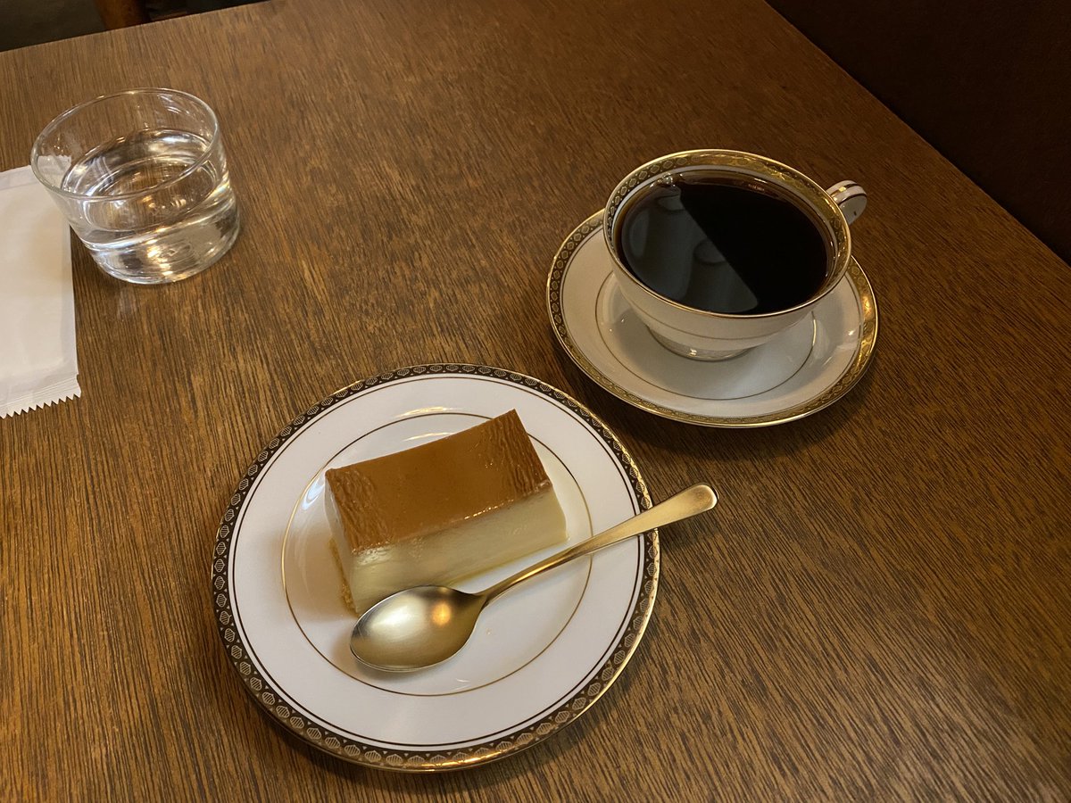 235s's tweet photo. 念願の喫茶サテラのプリン✨ https://t.co/VMF8s1uT2a