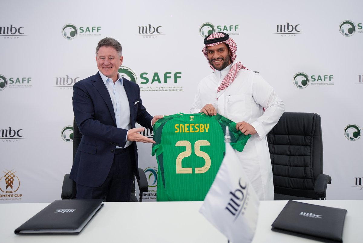 وقّع الاتحاد السعودي لكرة القدم اتفاقية مع #مجموعة_MBC تحصل المجموعة بموجبها على الحقوق الحصرية في منطقة الشرق الأوسط وشمال إفريقيا لبث مباريات الدوري السعودي الممتاز لكرة القدم للسيدات، وكأس الاتحاد السعودي لكرة القدم للسيدات، وكأس السوبر السعودي لكرة القدم للسيدات، وذلك على مدى