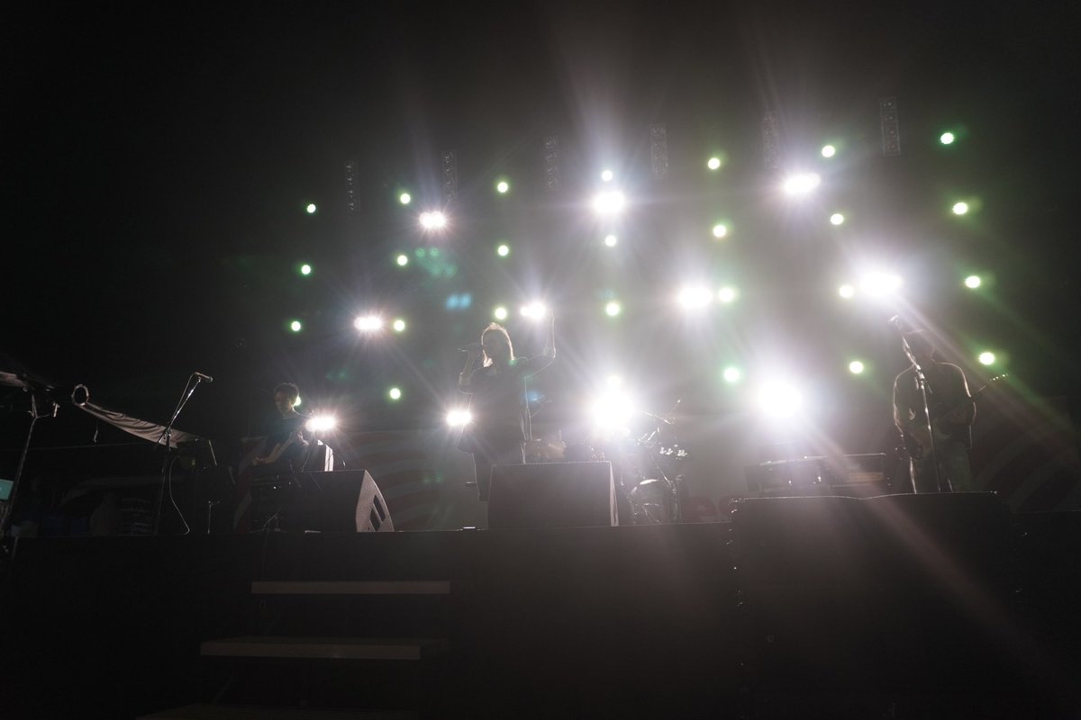 DAI_staff0929's tweet photo. 改めて…「Lovefes 2025」、沢山の方にdoasの音楽をお届けできて、最高に幸せな長崎の夜を過ごすことができました✨

寒い夜ではありましたが、大きな声援を送ってくださり、ありがとうございました！

KTNテレビ長崎さま、FM長崎さま、ありがとうございました✨

#doasinfinity #ラブフェス2025 https://t.co/B0gpVsTzly
