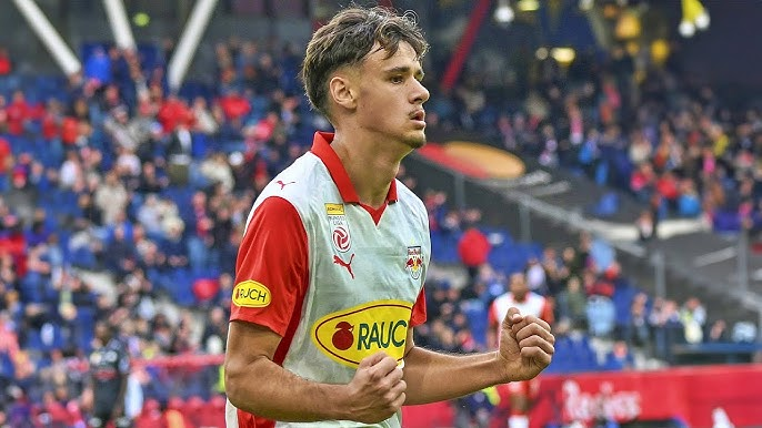 🚨 JUST IN: Manchester United have been scouting RB Salzburg youngster Kerim Alajbegovic ‘intensively’.

Signing him will be problematic; Leverkusen intend to beat any sides to the 18-year-old’s signature.

[<a href="/Sport_Witness/">Sport Witness</a>, <a href="/SPORTBILD/">SPORT BILD</a>]