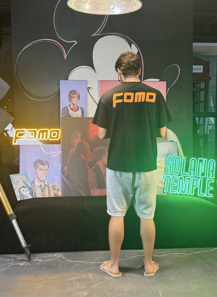 FOMO Magazine tweet media