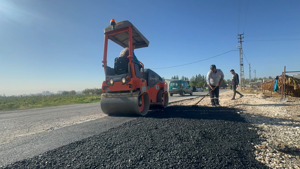 🚧 Siteler Mahallemizde, altyapı çalışmaları nedeniyle zarar gören Kavi Caddesi Fen İşleri Müdürlüğü ekiplerimiz tarafından titizlikle onarılıyor. 

👷🏻Asfalt yama ve yenileme çalışmalarımızı aralıksız sürdürüyor, daha güvenli ve konforlu bir Adıyaman için var gücümüzle