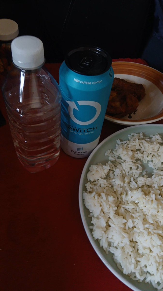 Austinfit_king's tweet photo. Am I the only one who struggles to stay awake after school or work…
Caffeine in one hand, rice and chicken in the other 😩
Still gotta stay disciplined 💪 https://t.co/ehVtO1KWRO