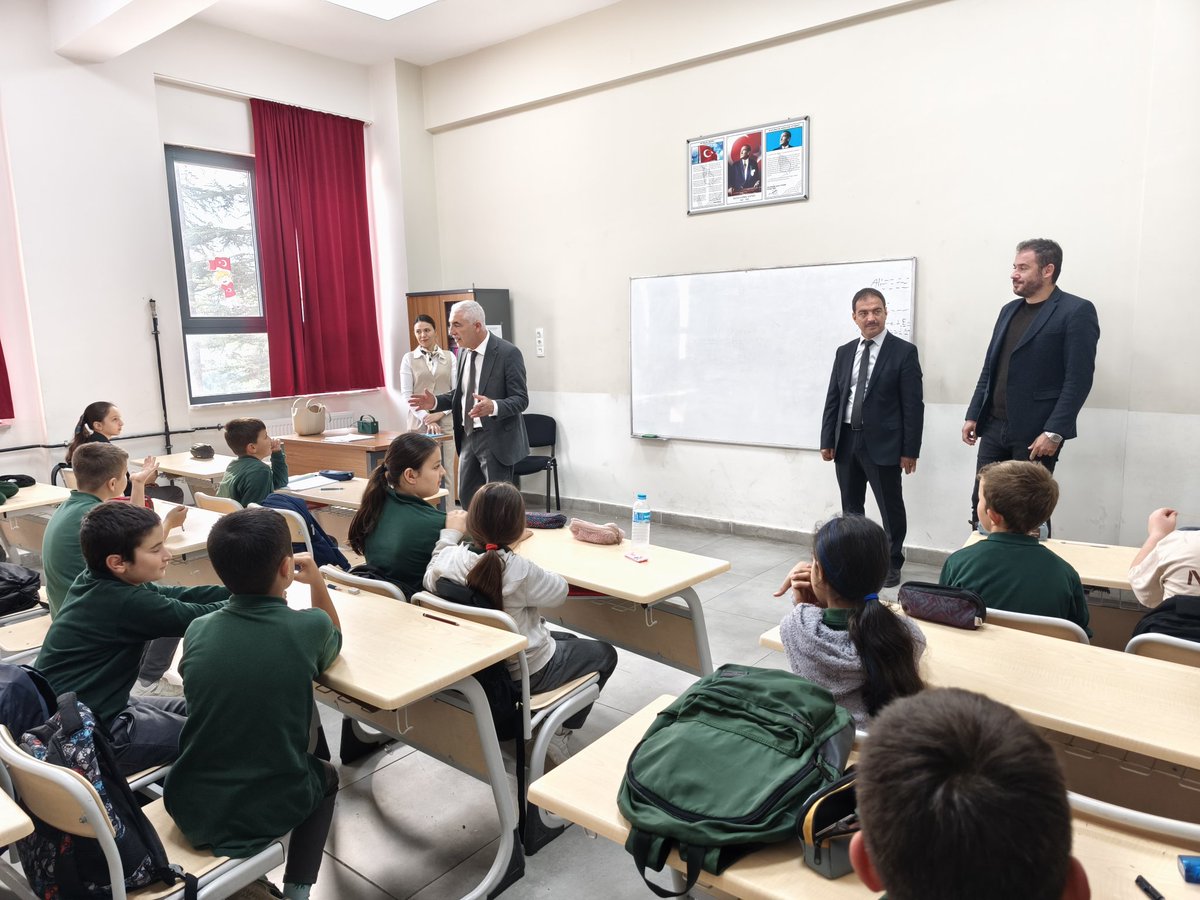 akyazimem's tweet image. İlçe Millî Eğitim Müdürümüz Hasan CAN, Türkiye Yüzyılı Maarif Modeli kapsamında yürütülen izleme ve değerlendirme çalışmaları doğrultusunda Alaağaç İlk/Ortaokulunu ziyaret etti.

Ziyarette öğrencilerin ders içi etkinlikleri gözlemlenerek, yeni öğretim programına uyum süreçleri,…
