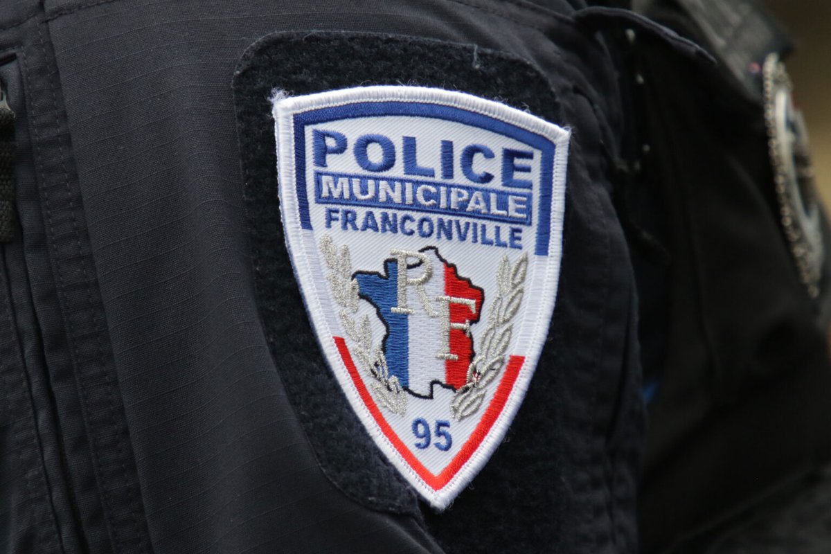 xaviermelki's tweet photo. 🏆 Le gagnant du jour 🏆

Sans casque et sur un scooter volé, il refuse évidemment d’obtempérer à la police municipale.

Poursuivi, il est retrouvé grâce à la vidéoprotection, interpelé et placé en garde à vue.

Maintenant, à la justice suivre…
(et c’est là que ça se complique) https://t.co/8B2i9ogkHw