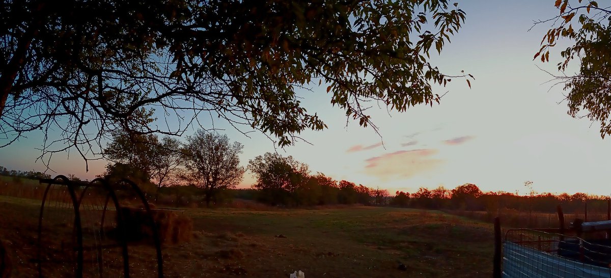 Another Beautiful Beginning to an Amazing Day! Standing in awe of God's majesty. Good Morning Patriots!