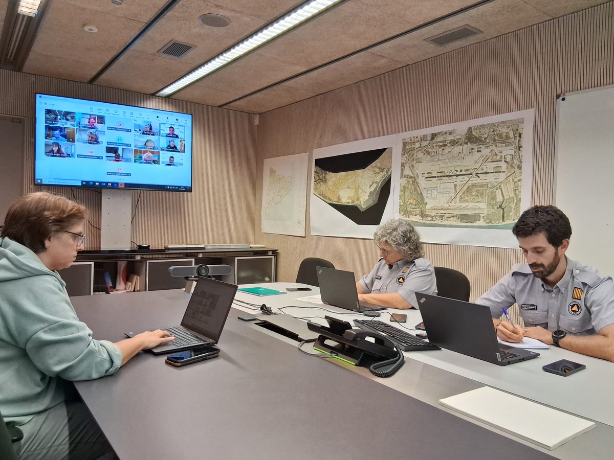 #ProteccióCivil de la Generalitat demanem prudència per la previsió de pluges intenses ⛈️ a partir de la propera matinada 

✔️ Durant l’episodi hi pot haver acumulacions que poden superar els 50 litres

Més ℹ️ gen.cat/4nYbz97