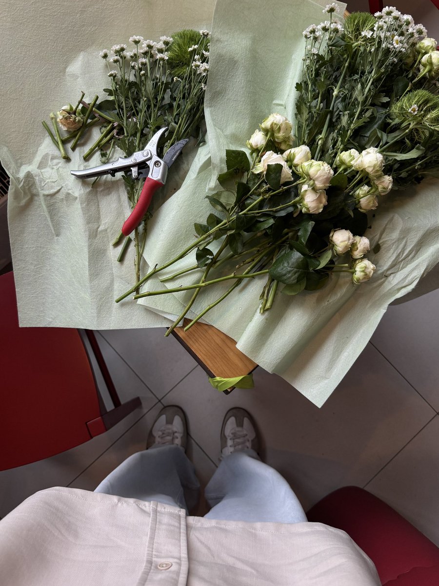 volodingram's tweet image. Недарма цілий рік періодично нагадував, що люблю квіти)