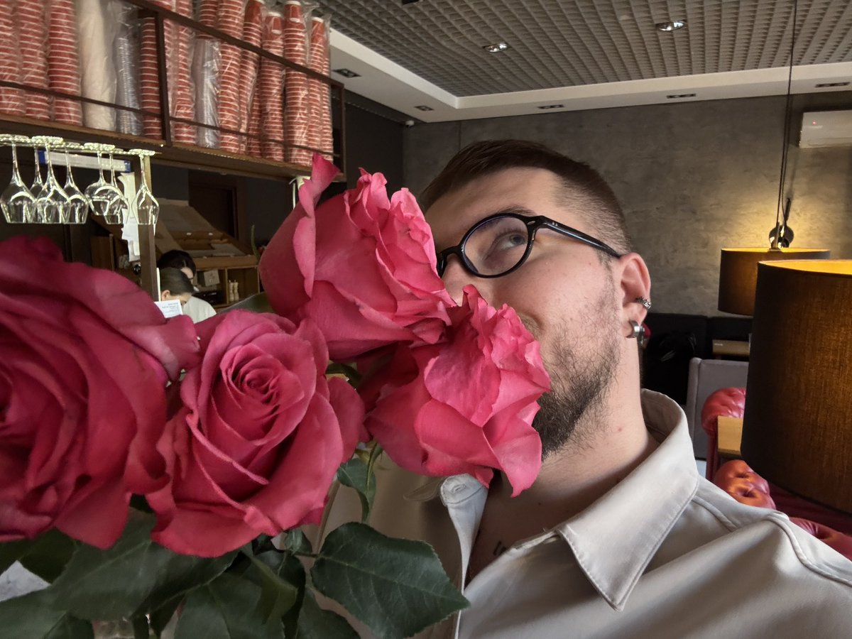 volodingram's tweet image. Недарма цілий рік періодично нагадував, що люблю квіти)