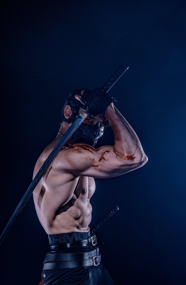 「広背筋や大円筋は上腕の骨に付着している」というのはこちらが分かりやすいかと思います