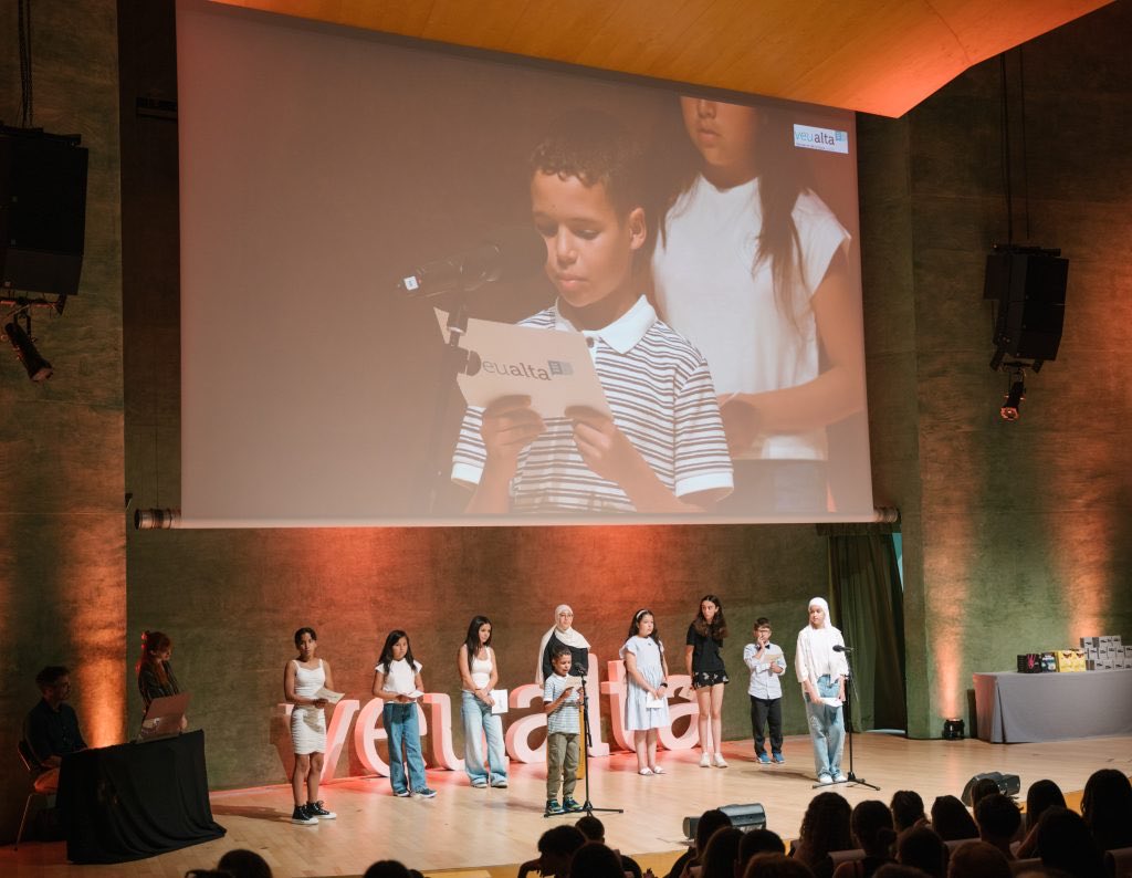 El 22è Certamen de Lectura en Veu Alta tanca inscripcions amb rècord de participants, més de 4.000 alumnes de 1.333 centres educatius. El projecte de la Fundació Enciclopèdia Catalana amb el suport del Departament d’Educació i FP promou la llengua i literatura catalanes en