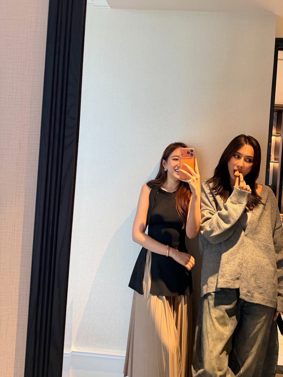mulanofficialbr's tweet photo. A moment of peace, rest and relaxation.

@mulansssss • @Luxsulaxx

#Mulanss #LuxSulax #Mulax #MulanSulax https://t.co/KpSKkjEGWw