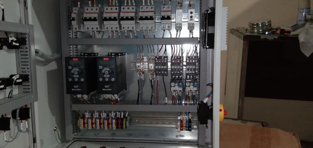 LPC_Automation's tweet image. ⚙️ VFD &amp;amp; DOL Starter Control Panel
Push-button operated | Reliable | IEC Standard
Efficient motor control with Danfoss VLT Drives &amp;amp; advanced protection.
🌐 linearpower.co.in
#VFDPanels #DOLStarter #IndustrialAutomation #ControlPanels #LinearPowerControls