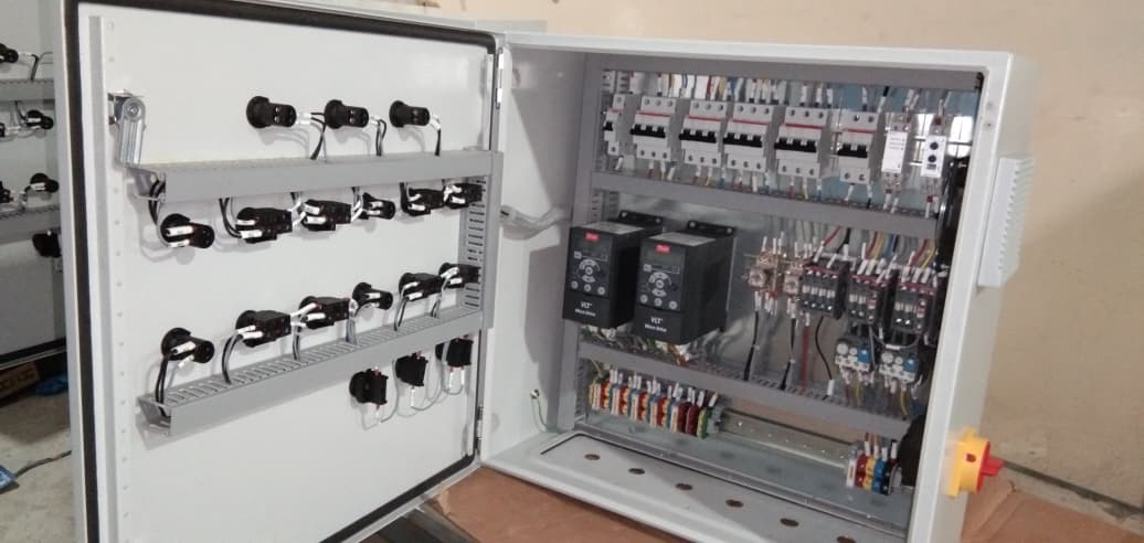 LPC_Automation's tweet image. ⚙️ VFD &amp;amp; DOL Starter Control Panel
Push-button operated | Reliable | IEC Standard
Efficient motor control with Danfoss VLT Drives &amp;amp; advanced protection.
🌐 linearpower.co.in
#VFDPanels #DOLStarter #IndustrialAutomation #ControlPanels #LinearPowerControls