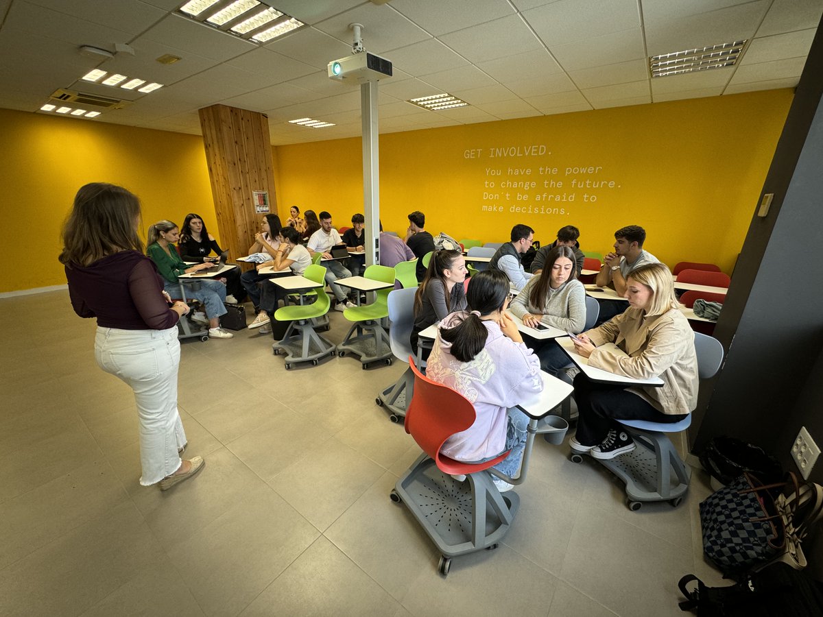 💼Hoy hemos tenido taller de #miércolesxorientación sobre“Recursos de formación y empleo”, impartido por nuestra orientadora Laura Marcos👩‍🏫en la que han podido conocer un amplio abanico de oportunidades de #empleo, #prácticas y #formación para facilitar su acceso al mundo laboral