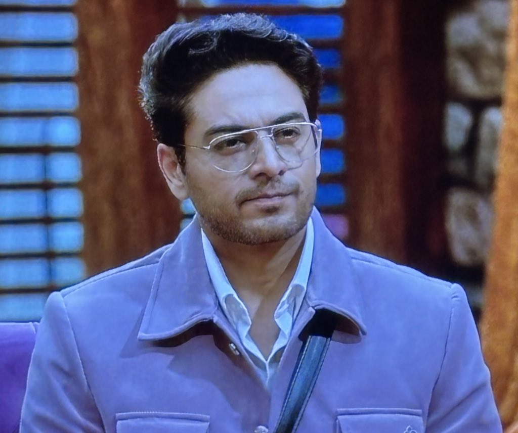 No one comes close to him in BB.
He’s played the game with integrity and dignity and never crossed the line.
The way he’s tried to always reason with even his opponents is too good.
Winner from day 1

21 YRS OF GAURAV IN ITV
<a href="/iamgauravkhanna/">Gaurav Khanna</a> #GauravKhanna