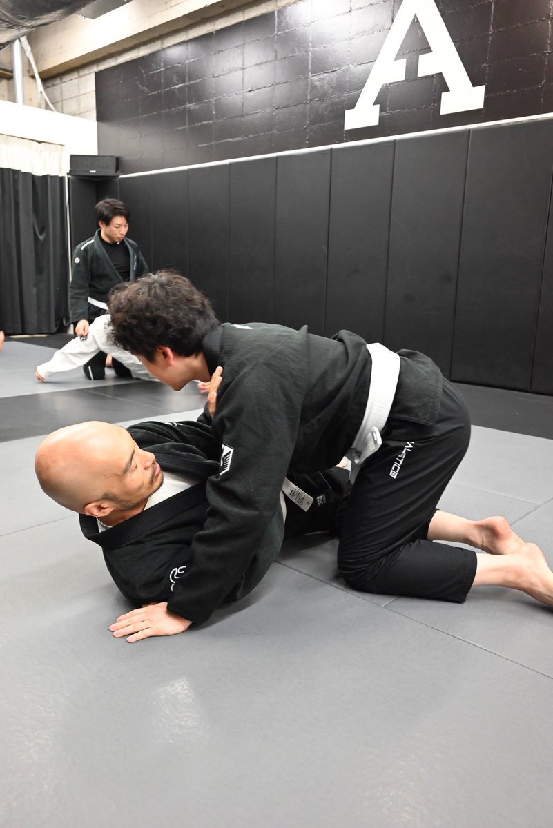 STARTA_Mita's tweet photo. 攻めるか、守るか。
一瞬の判断が勝負を分ける。
#bjjlife #柔術家の一日 #挑戦 https://t.co/XMqtl9smmY