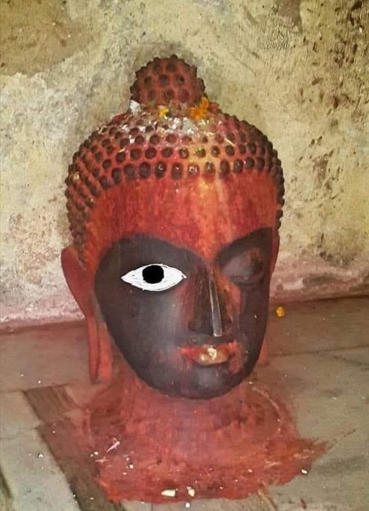 LakhanmeenaIND's tweet photo. अब समझ मे आया मूर्तियों को चांदी की आंखे क्यों लगाई जाती है?  नमो बुद्धाय https://t.co/2EHJGF3HVE