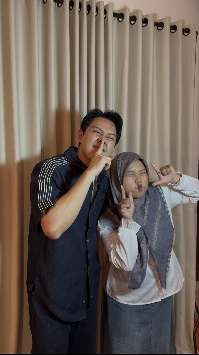 tiya_arrista's tweet photo. Ga nyangka udah tahun ketiga ngikutin @yovieandnuno dan @adhyraLR pastinya.

Meskipun mulai beda arah perjalanannya, tapi aku masih disini ❤️ https://t.co/xPOltM4avu