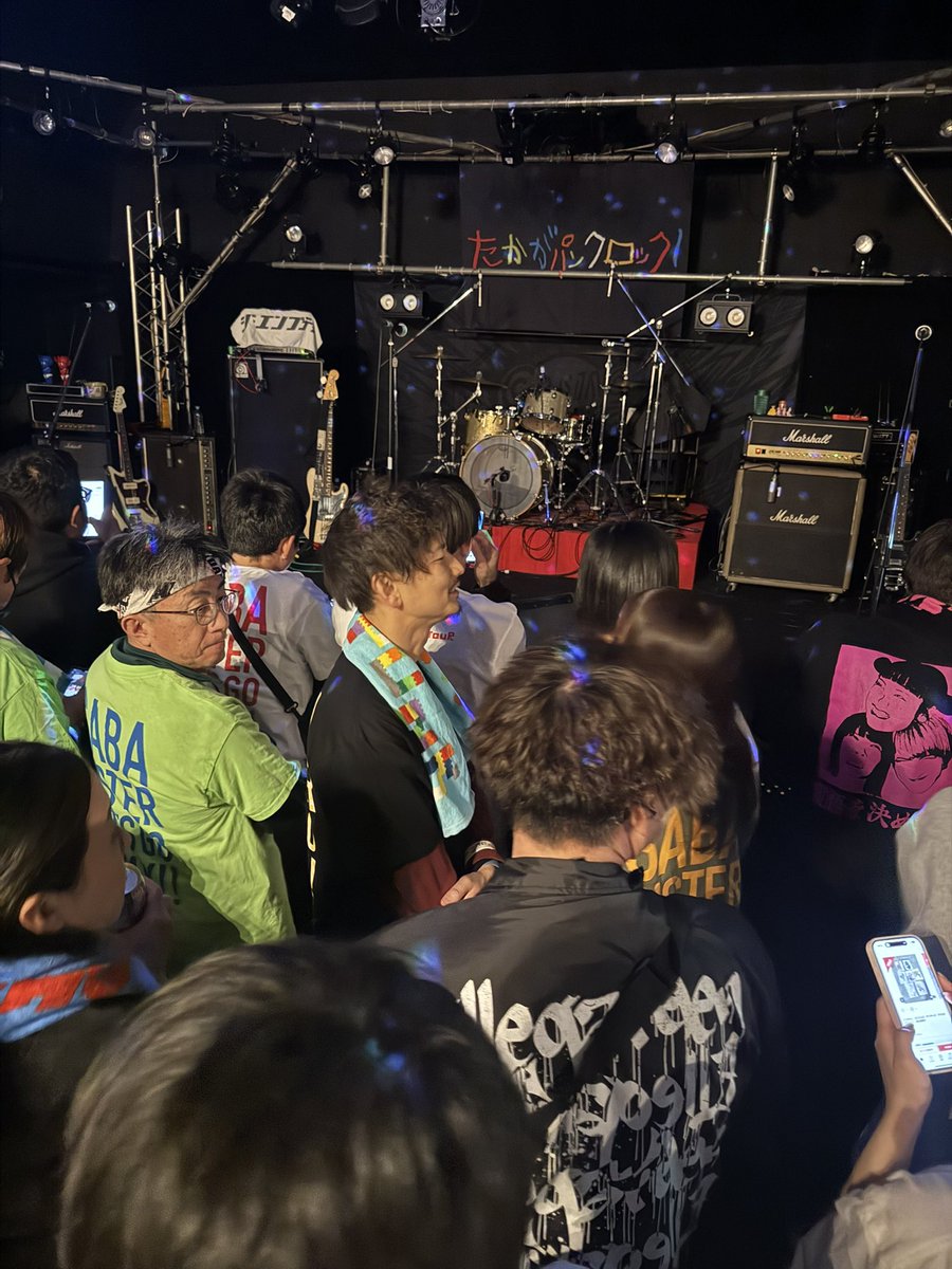 MisfitsMosh's tweet photo. 旭川カジノドライブの柿落としの
ステージに立ったエバヤン!
最高だったんよー😆
俺もオーディエンスに向かって
柿落とし初ダイブかましてきたぜぇー🤘
したっけ、クニさんもオーディエンスに
ダイブしてたわww
#THEFOREVERYOUNG
#sabasister
#旭川 #CASINODRIVE https://t.co/TnFqF8r9ze