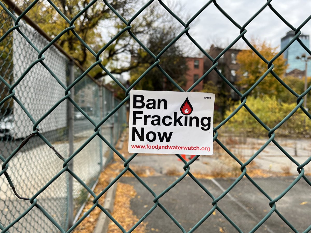 EricWeltman's tweet image. A big thank you to this chain link fence for joining the struggle to #BanFrackingNow!