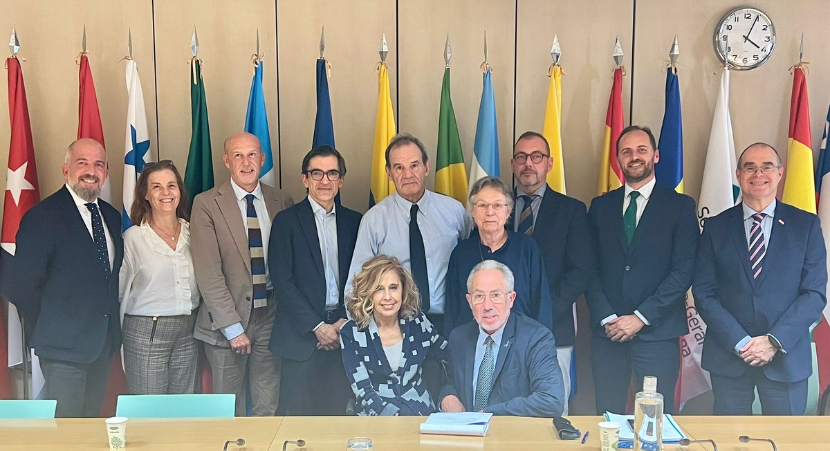 🔝Este lunes nuetro Director General, <a href="/yagodiazpi/">yago diaz pineda</a>, ha participado en una reunión en la <a href="/SEGIBdigital/">SEGIB</a> con Andrés Allamand para impulsar la movilidad segura y sostenible en la Cumbre Iberoamericana 2026 (Madrid).
🤝Una iniciativa conjunta de la sociedad civil
#SomosAEC