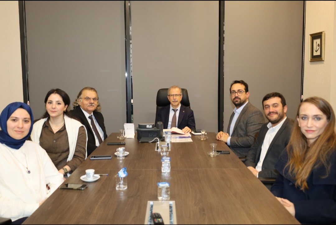 Biyografi Enstitüsü olarak İstanbul Medeniyet Üniversitesi Rektörü Prof. Dr. Gülfettin Çelik’i ziyaret ettik.

Çalışmalarımız ve gelecek planlarımız hakkında bilgi verdik, iş birliği alanları üzerine verimli bir istişare gerçekleştirdik.

Gülfettin Hocamıza teşekkür ederiz.