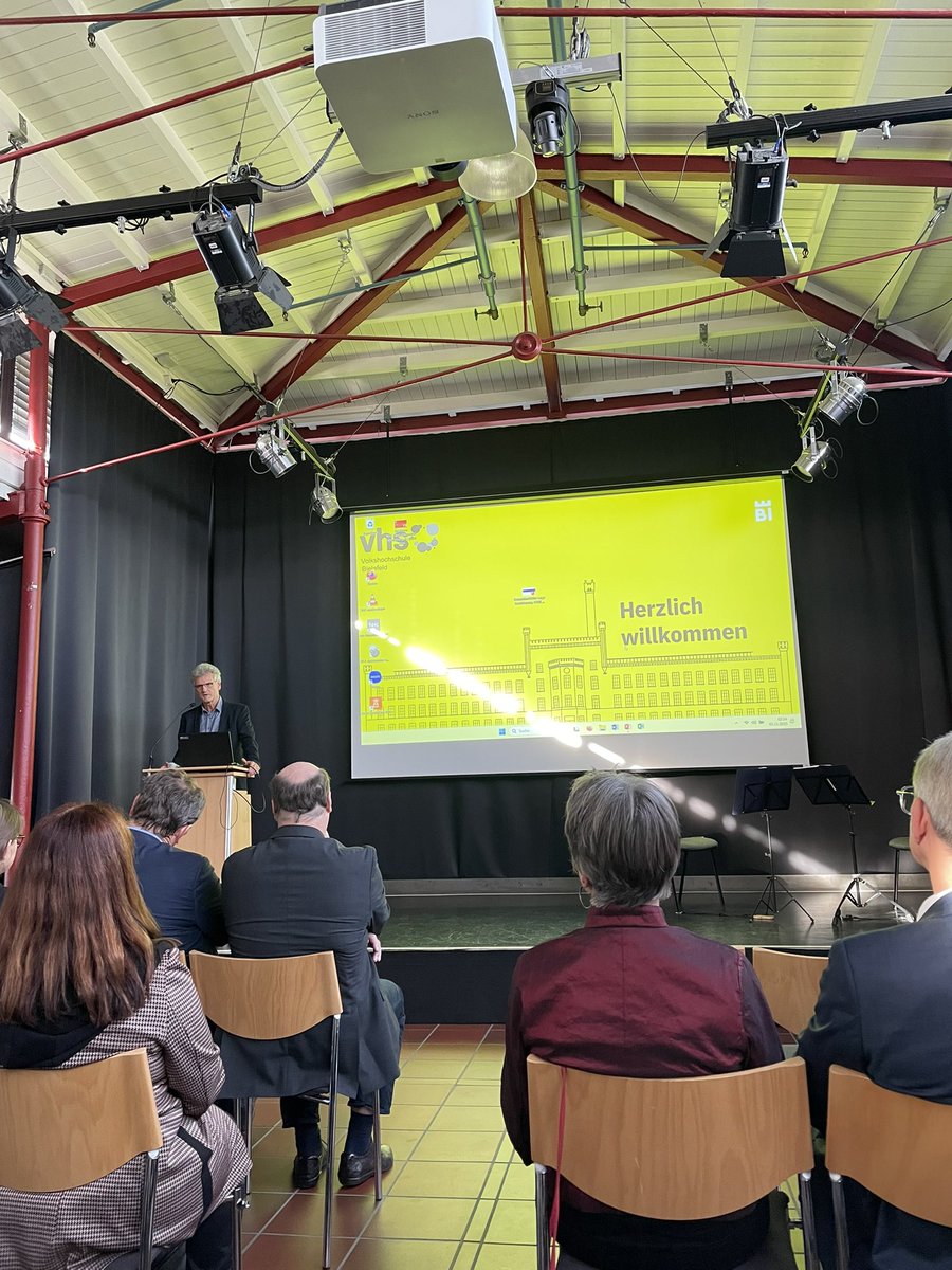 Michael Gugat @dergugat.bsky.social tweet media