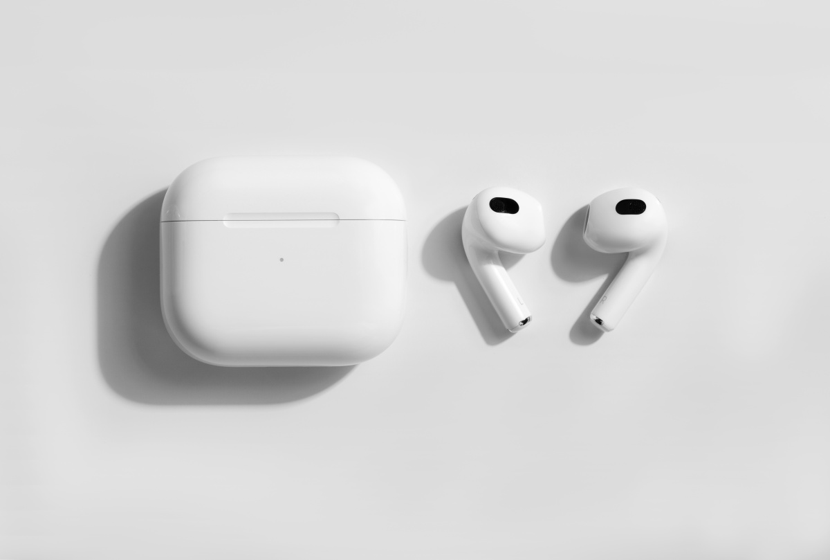 La traduzione simultanea arriva sugli AirPods anche in Europa infosec.news/2025/11/05/new…