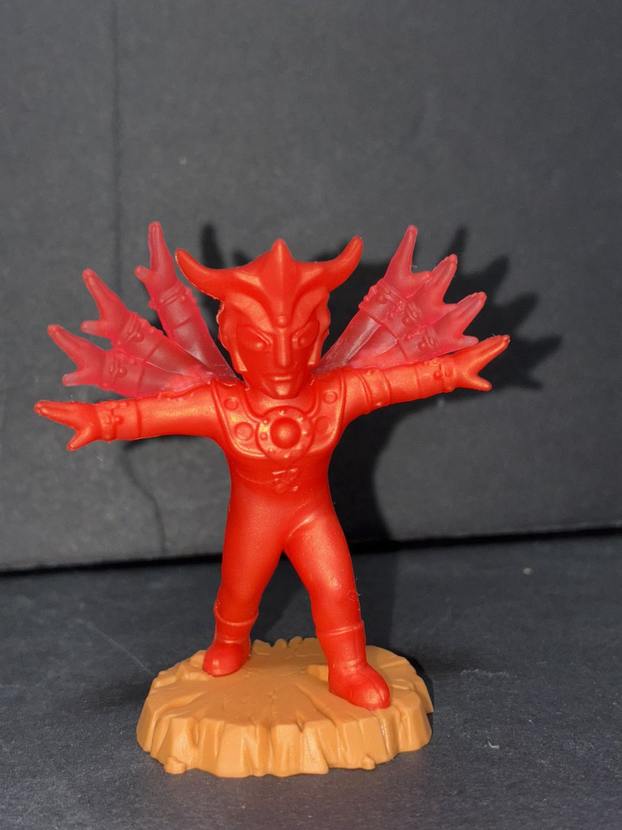 ウルトラマン英雄集結