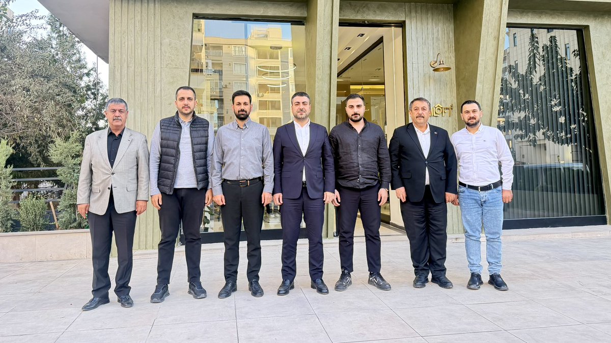 İş yerimize gelerek bizleri onurlandıran
Karaköprü İlçe 
Başkanımız <a href="/avorhancelik/">Av. Orhan ÇELİK</a> ’e, Haliliye Meclis Üyeleri <a href="/mehmetsalihsarc/">Mehmet Salih Saraç 🇹🇷</a> ve <a href="/Abdurrahman_atv/">Abdurrahman Tanrıverdi</a> ’ye,
Karaköprü Meclis Üyesi <a href="/farukbayuknet/">🇹🇷Faruk Bayuk</a> ’a
nazik ziyaretlerinden dolayı teşekkür ederiz.
Yeşil Loft Gayrimenkul &amp; İnşaat