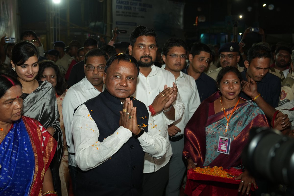 baliyatrainctc's tweet photo. The grand beginning of Historic Baliyatra 2025! 🎉 Inaugurated by our Hon’ble Chief Minister, marking the start of Odisha’s most awaited celebration of heritage, culture, and prosperity..
.
.
#historicbaliyatra #BaliyatraCuttack #Baliyatra2025 #OdishaTourism #BoitaBandana #OdishaCulture #IncredibleIndia #IncredibleIndia #balijatra

[Historic Baliyatra, Baliyatra 2025, Cuttack Baliyatra, Pride Of Cuttack,]