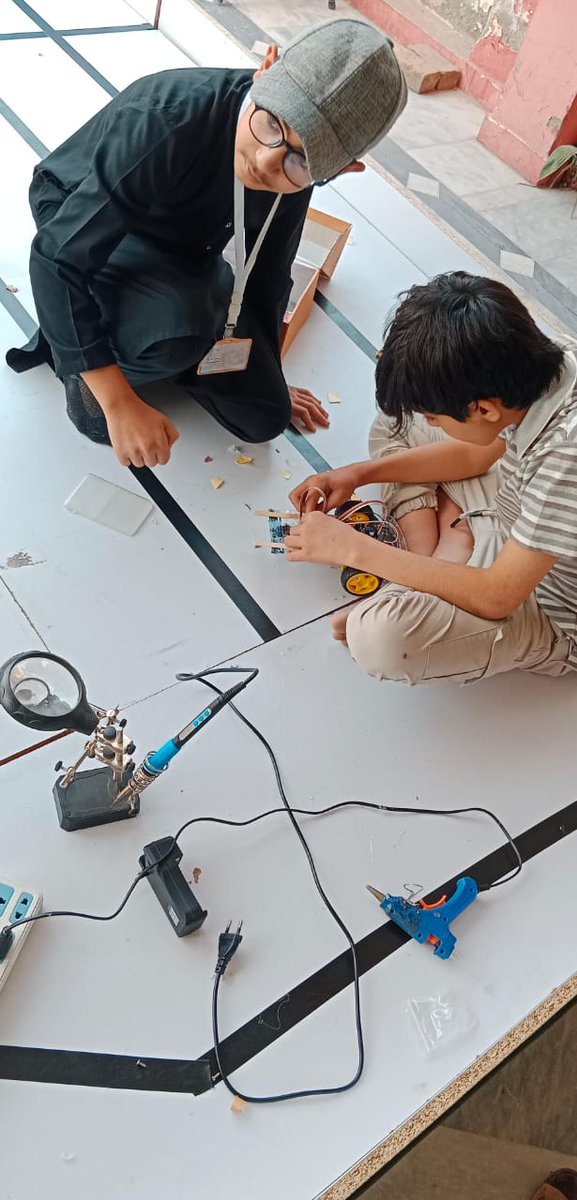 Coding4KidsPK's tweet image. DroBotX Team, while adding sensor stuff &amp;amp; some new bots installations for the line following challenge!
#Coding4KidsPK
