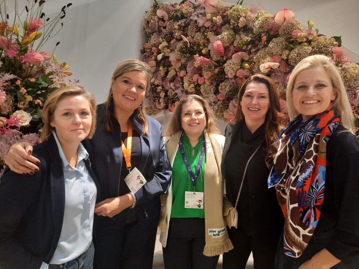 GreenTechRAI's tweet image. 🌼 This morning, 180 ladies from the horticulture sector gathered for an inspiring fourth edition of the TLC breakfast in the Netherlands.🌷
Our team members Mariska Dreschler, Marie-Claire Struycken, and Murkje Koopmans were present at the Trade Fair Aalsmeer.