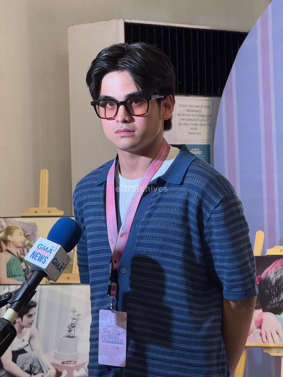 elararchives's tweet photo. na para bang gulat na gulat sha na nasa fanmeet ako?! HAHAHAHAHA POGI https://t.co/DeTH38l3P8