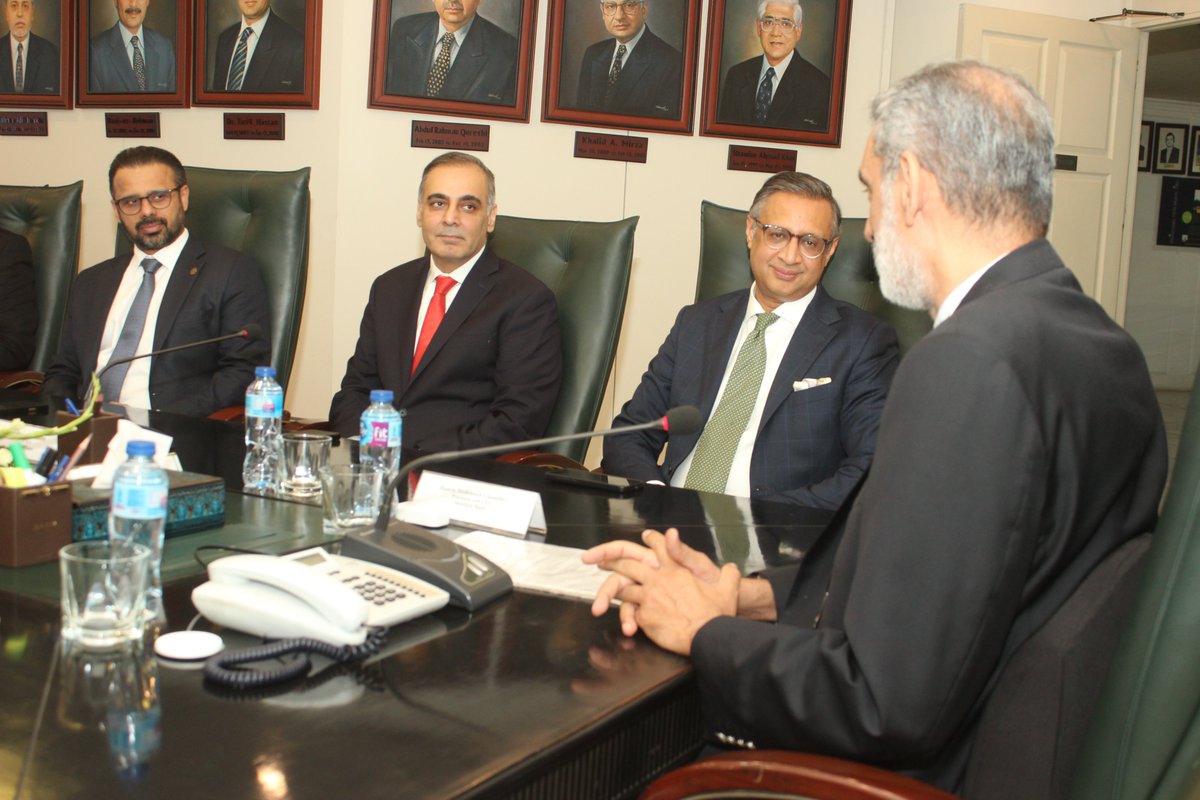 SECPakistan's tweet image. SECP &amp;amp; digital banks join hands for startups! 

MoUs signed with Mobilink, Easypaisa &amp;amp; Raqami Digital Bank to enable same-day corporate account opening — advancing SECP’s “Paper to Platform” vision and startup facilitation agenda.

#SECP #Startups #DigitalPakistan