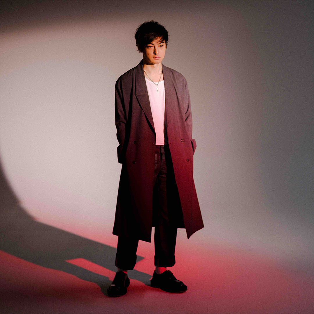 ‼️Joji is backk ‼️

Musisi penuh misteri ini memberikan gebrakan lewat album baru berjudul "Piss In The Wind", siap rilis pada 6 Februari 2026 🤩

Garapan albumnya ini disebut jadi salah satu rilisan paling kolaboratif dalam kariernya loh!!

#rilisalbum
#joji   
#Crast1078FM